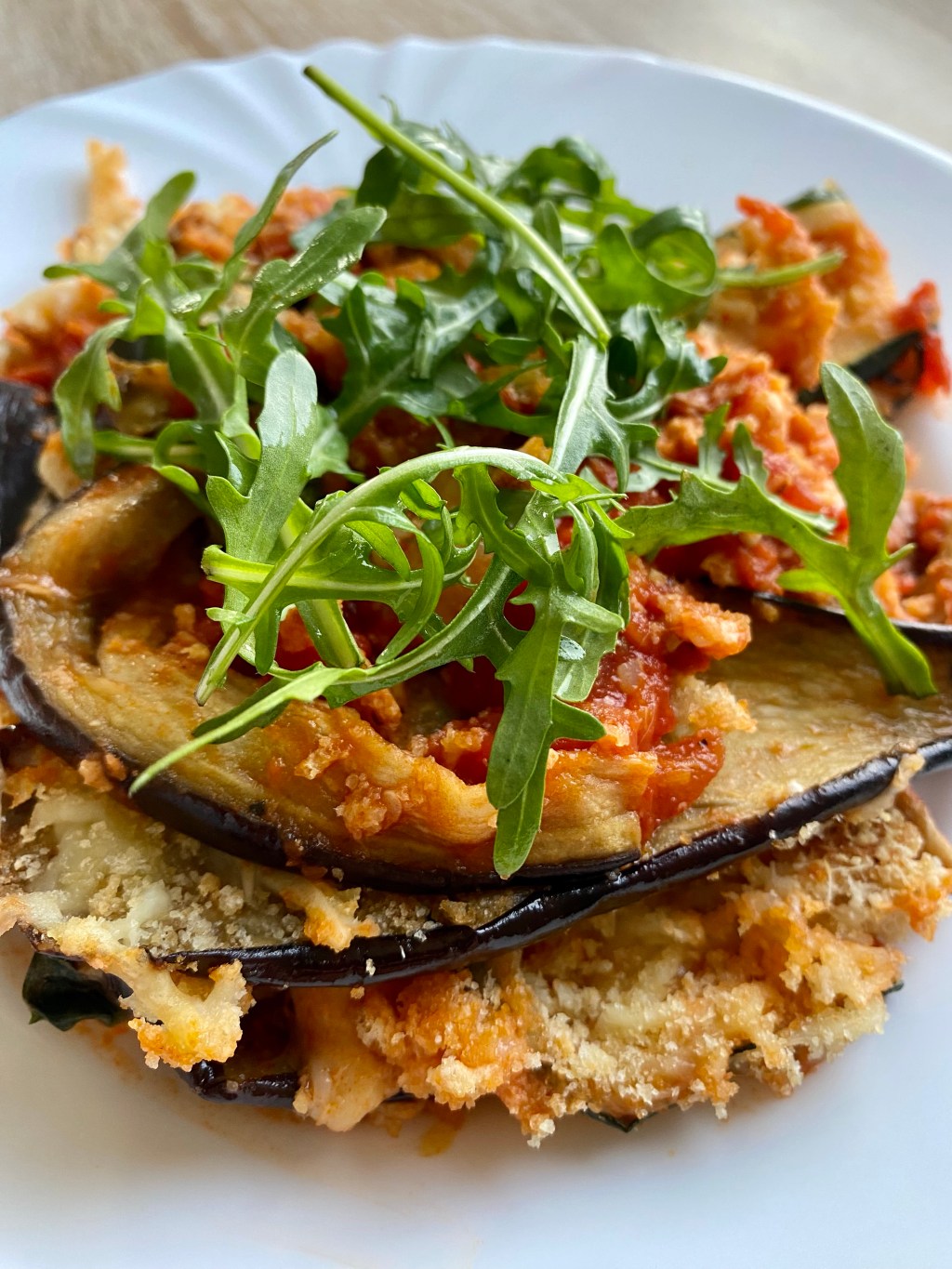 Vinete și dovlecei cu sos de roșii și&nbsp;mozarella