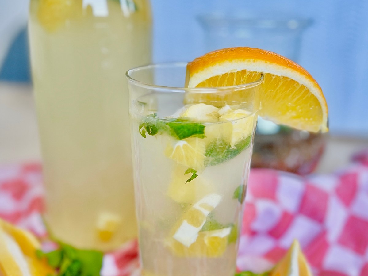 Limonadă cu mentă – Rețetă simplă și&nbsp;răcoritoare