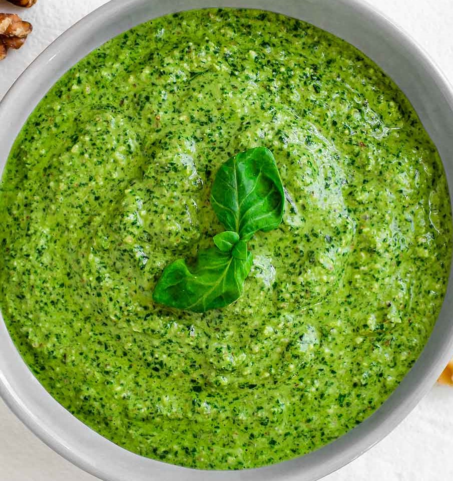 Cum să faci pesto de busuioc autentic&nbsp;acasă